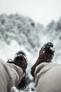 Schuhe mit Schnee